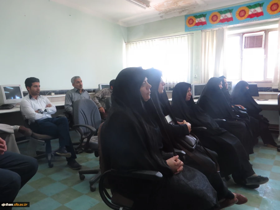 برگزاری کارگاه آسیب شناسی ماهواره در پردیس امام جعفر صادق(ع) خواهران ایلام