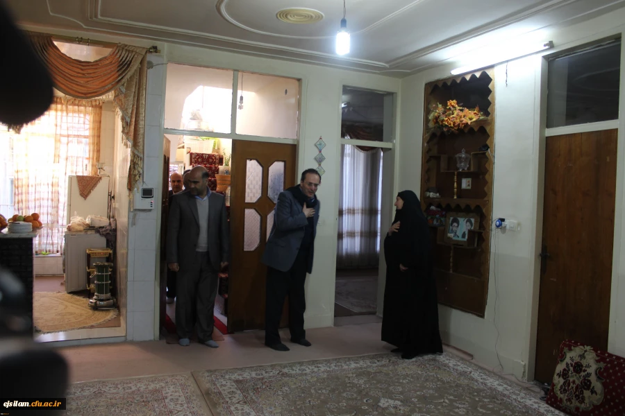 دیدار آقای دکتر مهرمحمدی با خانواده معظم شهید دانشجو-معلم علی شیروانیان