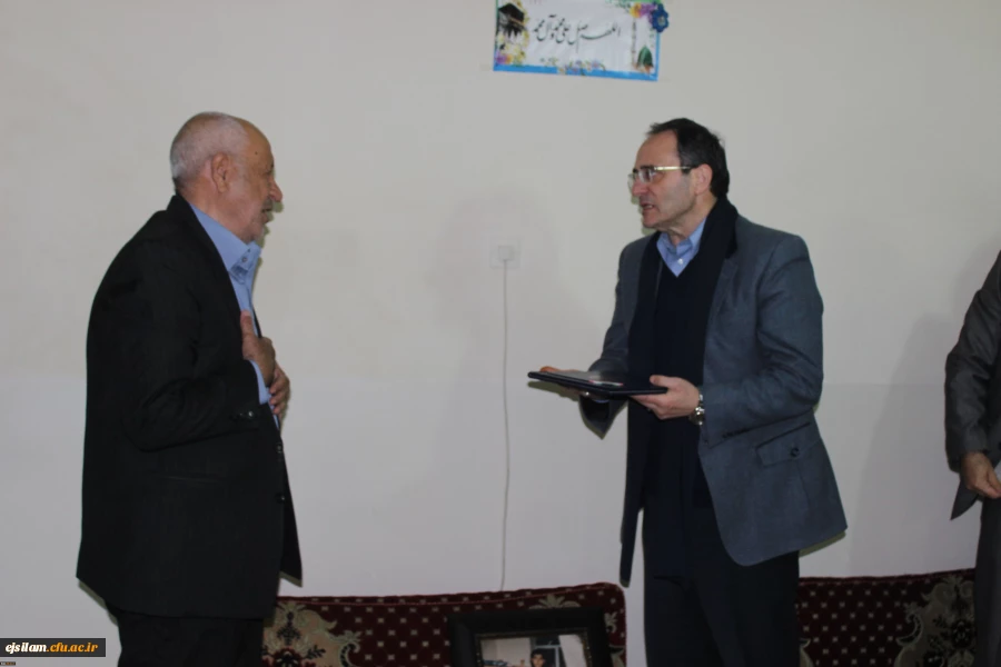 دیدار آقای دکتر مهرمحمدی با خانواده معظم شهید دانشجو-معلم علی شیروانیان