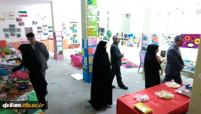 برگزاری نمایشگاه کتاب و آثار علمی و پژوهشی اساتید و دانشجومعلمان پردیس، به مناسبت هفته پژوهش و فناوری