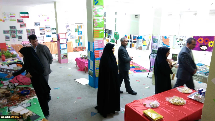 بازدید مدیریت پردیس های استان،جناب آقای دکتر شیری از نمایشگاه پژوهش و فناوری