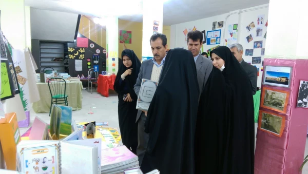 بازدید مدیریت پردیس های استان،جناب آقای دکتر شیری از نمایشگاه پژوهش و فناوری