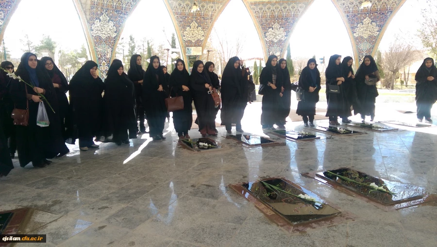 غبارروبی مزار شهدا به مناسبت ایام الله دهه فجر