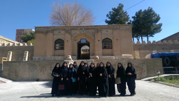 بازدید از قلعه والی و نمایشگاه هفته زن