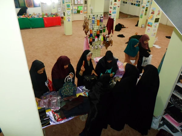 برگزاری نمایشگاه عفاف و حجاب به مناسبت هفته آموزش