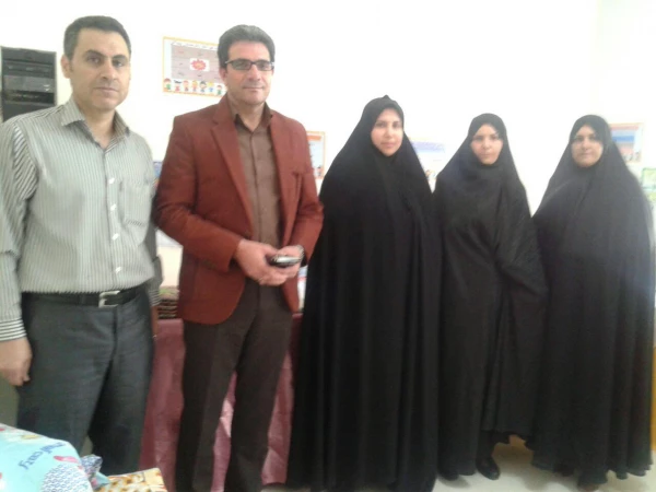 برگزاری نمایشگاه در پردیس امام جعفر صادق(ع) به مناسبت هفته بهداشت و روان و بازدید مسئولین محترم امور پردیس های استان  ومسئولین اداره کل آموزش و پرورش استان ایلام و دانش آموزان دبیرستان شهید آوینی از نمایشکاه