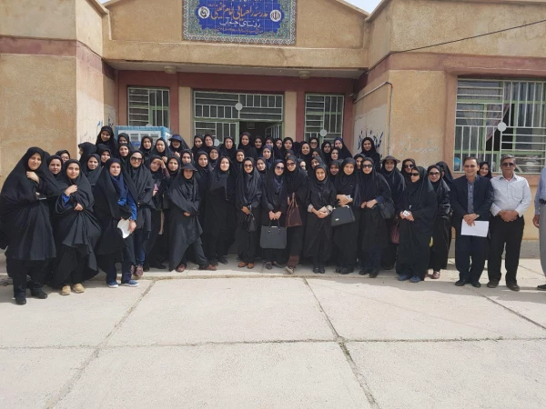 بازدید علمی دانشجویان از کلاس های چند پایه