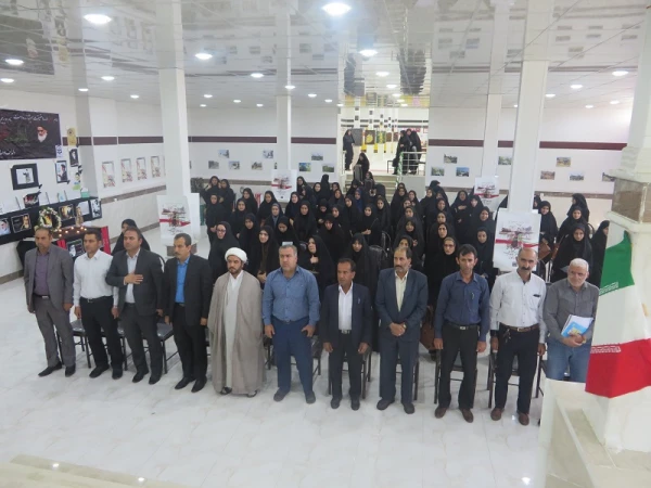 نمایشگاه پاسداشت مقام والای امام راحل (ره)و روز مقاومت دزفول