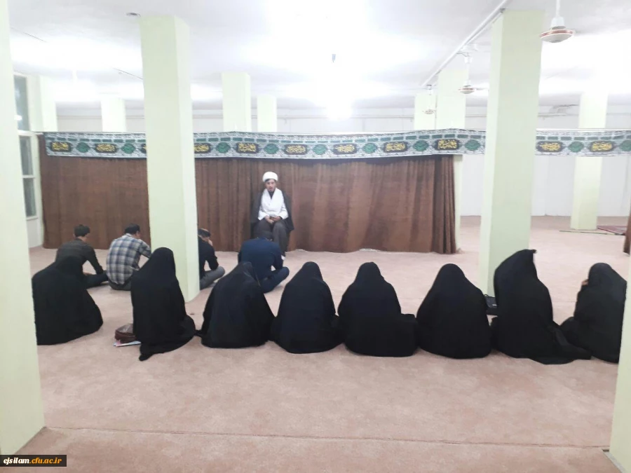 برگزاری مراسم عزاداری سرور و سالار شهیدان همراه با دعای زیارت عاشورا در پردیس امام جعفر صادق(ع)