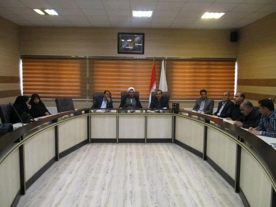 حجت الاسلام و المسلمین عابدی  معاون فرهنگی و اجتماعی دانشگاه فرهنگیان در جمع کارکنان مدیریت و پردیس های استانی دانشگاه فرهنگیان ایلام