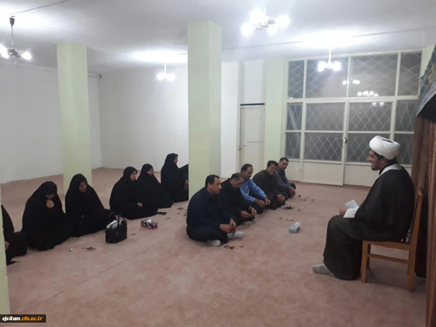 برگزاری مراسم عزاداری سید و سالار شهیدان با حضور مسئولین مدیریت امور پردیس های دانشگاه فرهنگیان استان ایلام ،اساتید ، دانشجویان و کارکنان پردیس امام جعفر صادق(ع) در نمازخانه پردیس