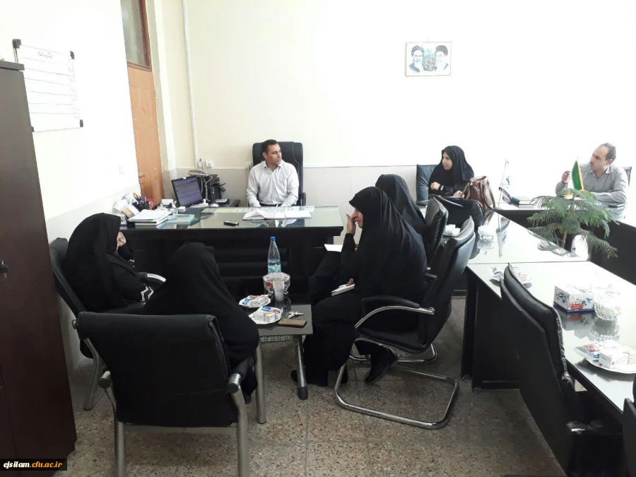 برگزاری جلسه توجیهی در خصوص ارزشیابی سالانه با حضور کارشناس مسئول ارزیابی مدیریت امور پردیس های استانی دانشگاه فرهنگیان استان ایلام در پردیس امام جعفر صادق( ع)