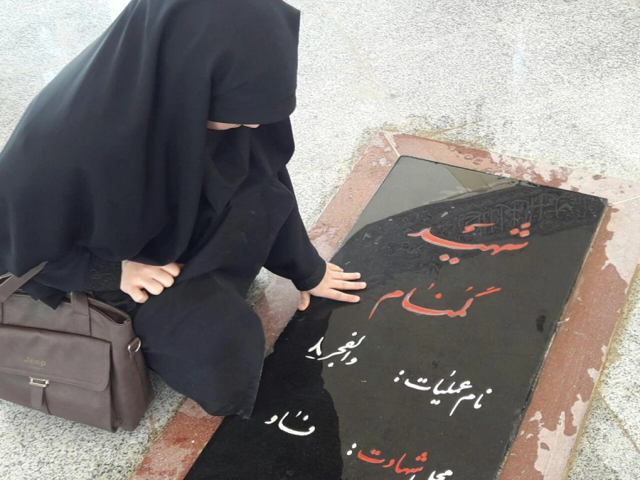 برگزاری مراسم معنوی زیارت عاشورا همراه با غبار روبی مزار شهدای گمنام