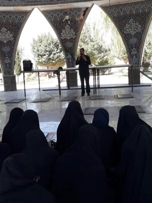 برگزاری مراسم معنوی زیارت عاشورا همراه با غبار روبی مزار شهدای گمنام