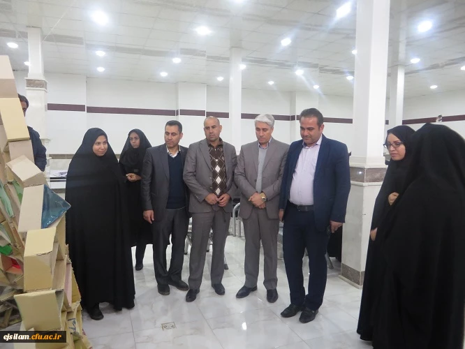 نمایشگاه دست سازه های دانشجو معلمان