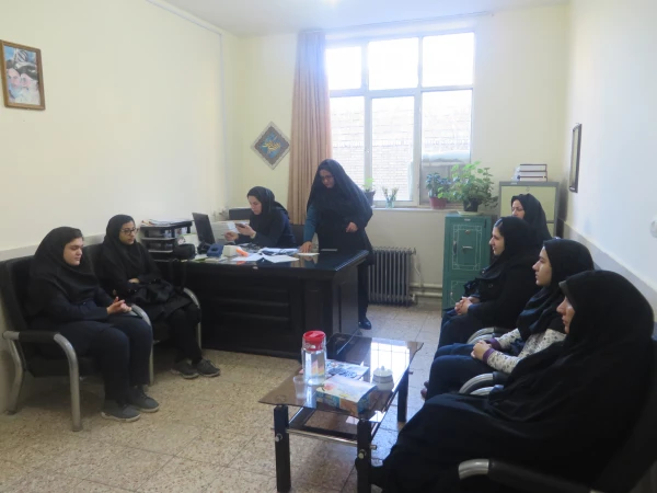 بازدید دانش آموزان دبیرستان فرزانگان از پردیس امام جعفر صادق(ع)