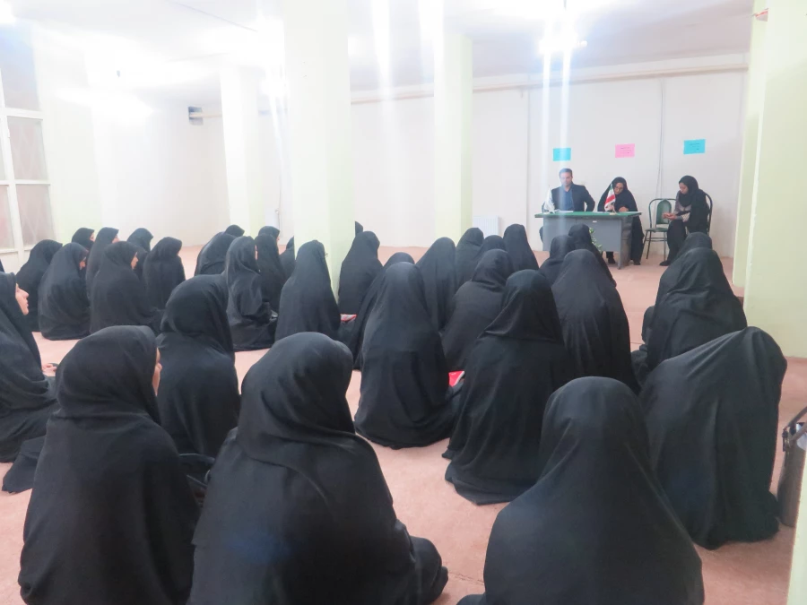 برگزاری جلسه توجیهی ویژه دانشجویان ورودی بهمن 1397