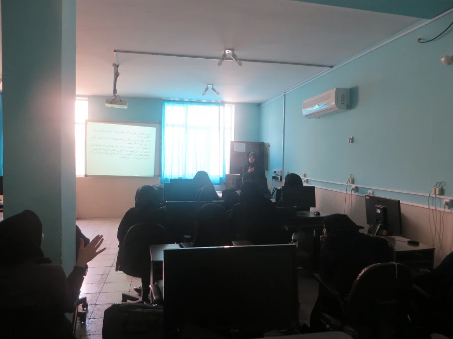 کارگاه آشنایی با پایگاه های اطلاعاتی و شیوه های جستجو و کارگاه آشنایی با سامانه کتابخانه های دانشگاه فرهنگیان برگزار شد