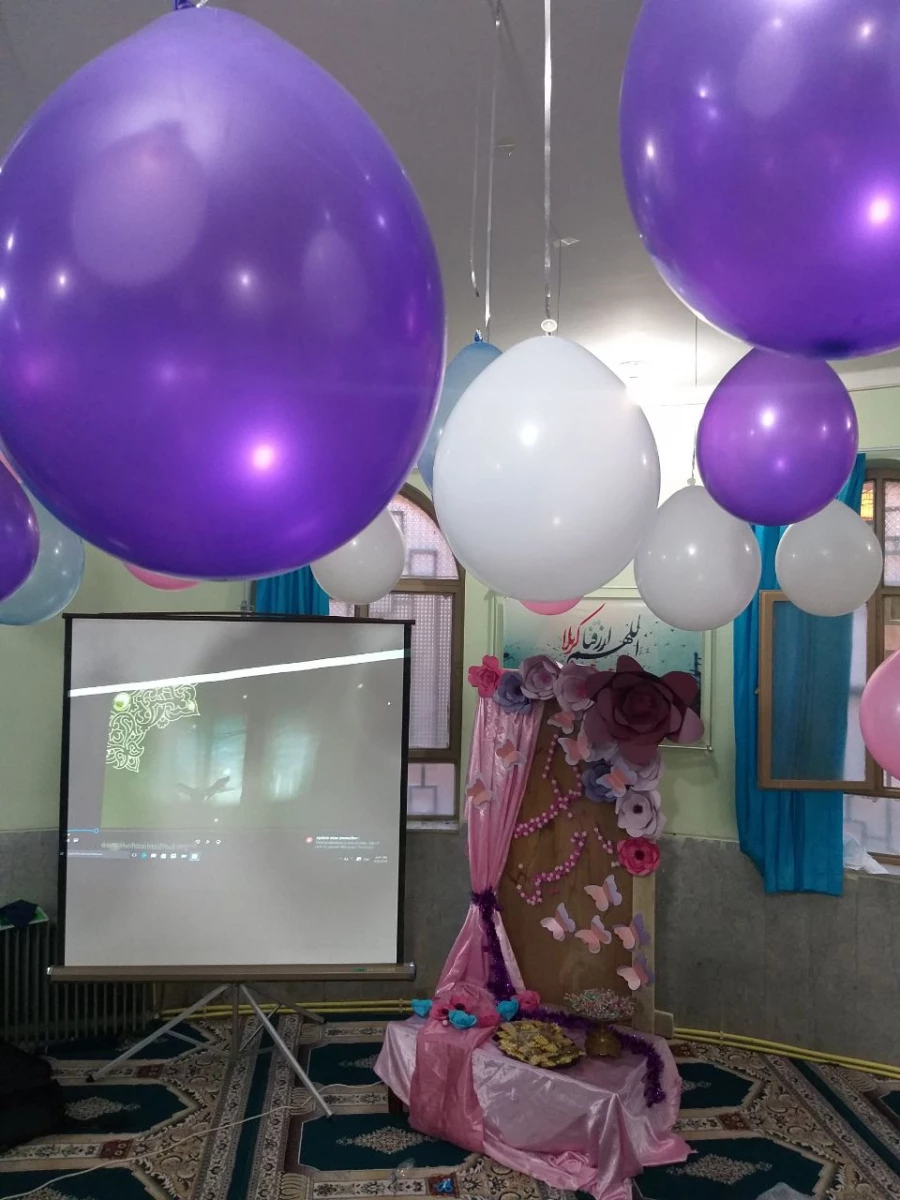 برگزاری مراسم جشن و سرور به مناسبت میلاد امام حسین(ع) در سرای دانشجویی