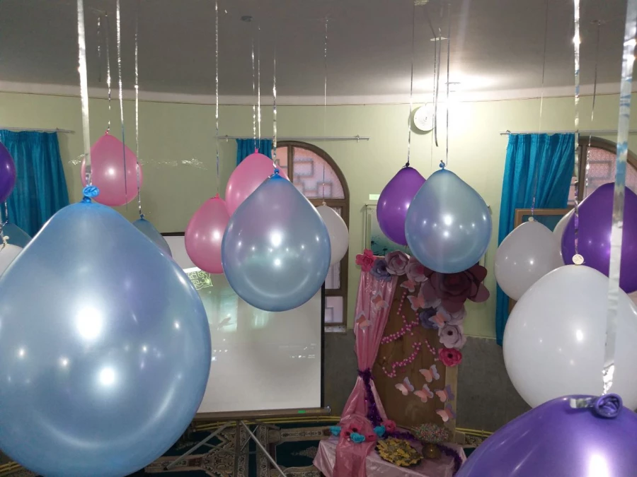 برگزاری مراسم جشن و سرور به مناسبت میلاد امام حسین(ع) در سرای دانشجویی