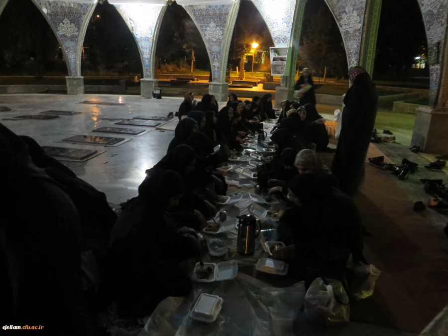 حضور دانشجومعلمان پردیس امام جعفر صادق (ع)بر سر مزار شهدای گمنام