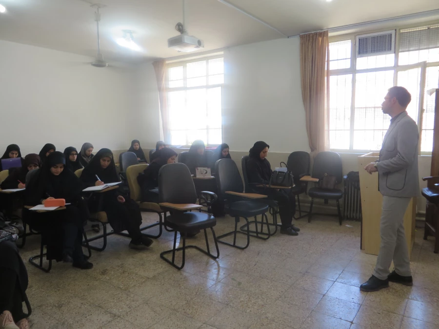 برگزاری کارگاه آموزش قصه گویی در پردیس امام جعفر صادق(ع)