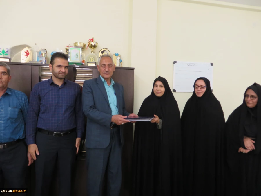 مراسم تجلیل از همکار بازنشسته پردیس امام جعفر صادق(ع)