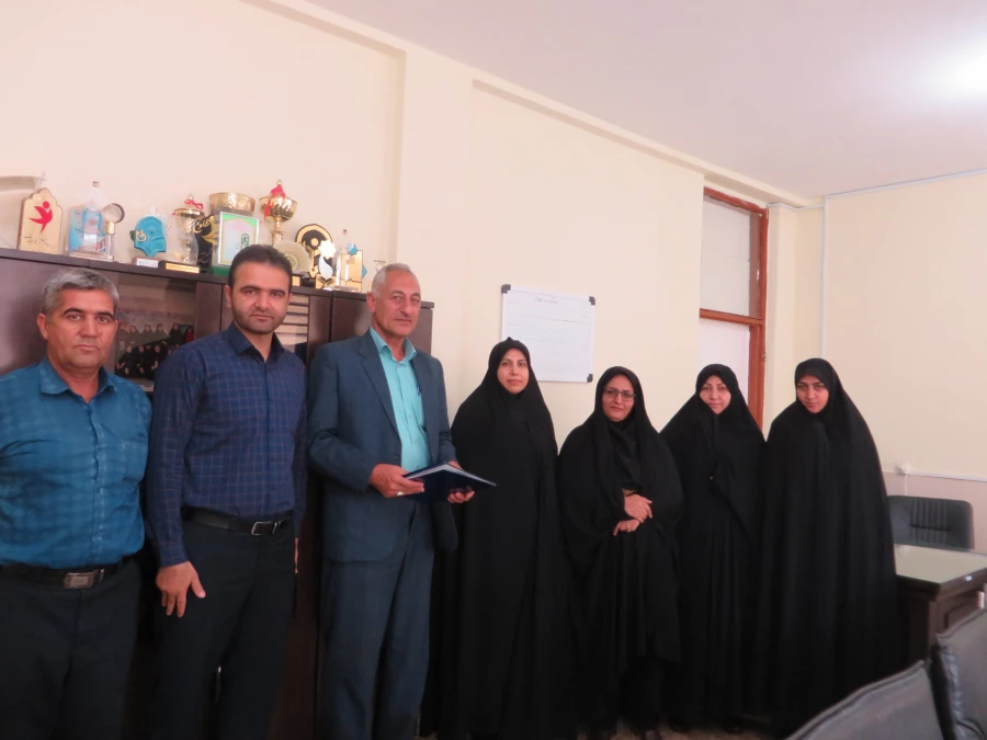 مراسم تجلیل از همکار بازنشسته پردیس امام جعفر صادق(ع)