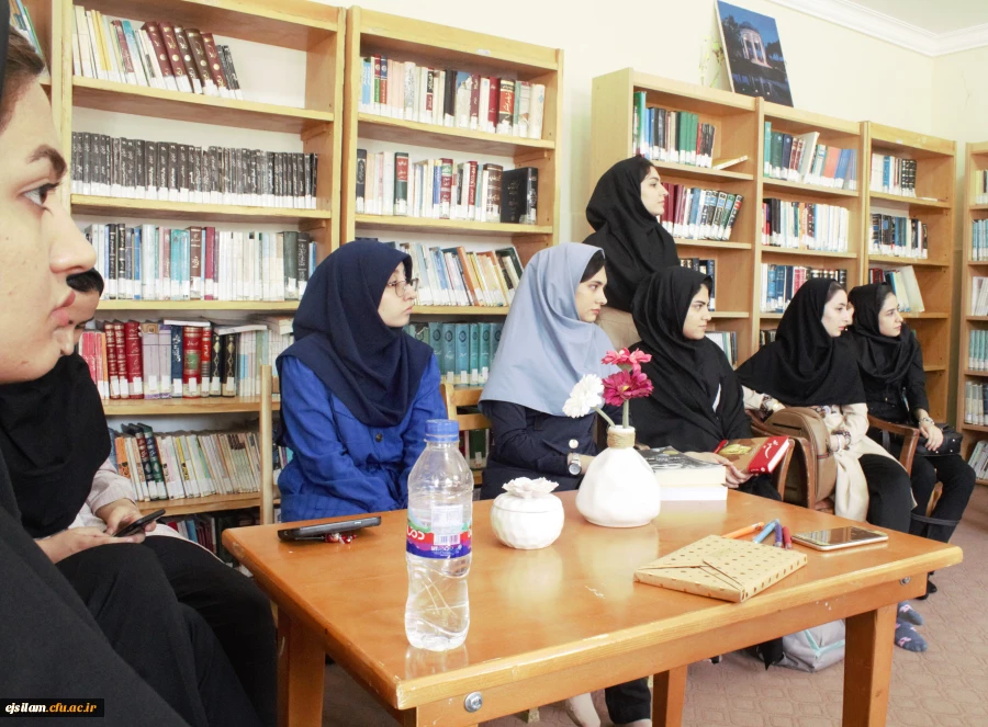 برگزاری اولین جلسه از سلسله جلسه های معرفی و بررسی کتاب در پردیس امام جعفر صادق(ع) 