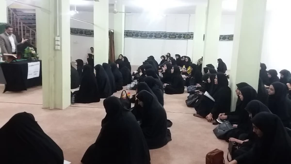 کارگاه آموزشی پدیکولوزیس (کنترل آلودگی به شپش) در پردیس خواهران برگزار شد