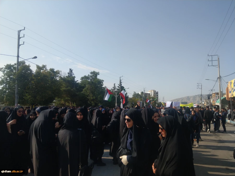 حضور  اساتید، کارکنان و دانشجو معلمان پردیس امام جعفر صادق(ع) در راهپیمایی ۱۳ آبان 