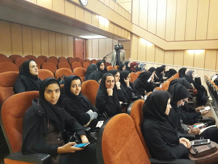 حضور دانشجومعلمان پردیس امام جعفر صادق(ع) در همایش ادبی دو پنجره