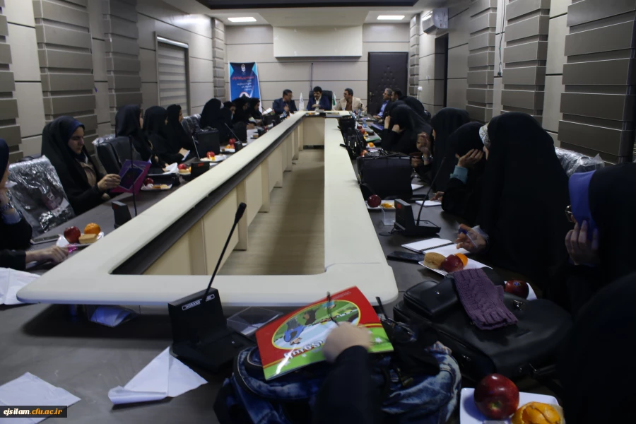 نشست نقد و بررسی ادبیات کودکان برگزار شد