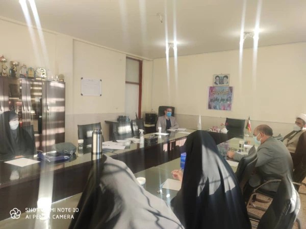 جلسه شورای پردیس همزمان با آغاز نیم سال دوم سال تحصیلی 1400-1399 برگزار شد