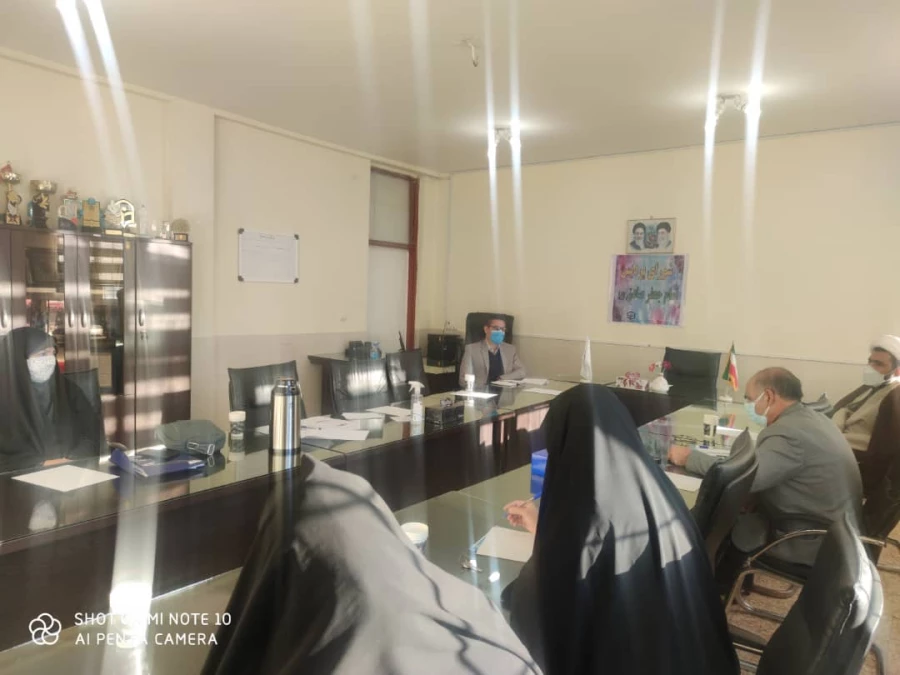 جلسه شورای پردیس همزمان با آغاز نیم سال دوم سال تحصیلی 1400-1399 برگزار شد