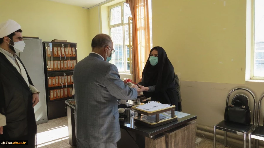 تقدیر از بانوان دانشگاه به مناسبت روز زن 