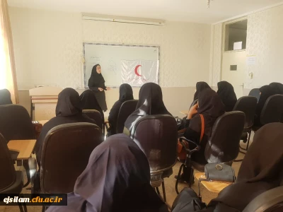 برگزاری کلاس های هلال احمر در پردیس امام جعفر صادق (ع)