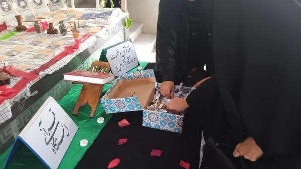 برپایی ایستگاه قرآنی به مناسبت بزرگداشت هفته قرآن و عترت در دانشگاه ها  6