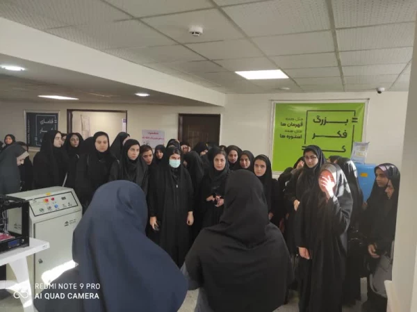 بازدید از پارک علم و فناوری و نمایشگاه دستاوردهای پژوهش، فناوری و فن بازار 