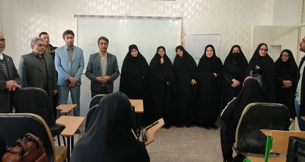 حضور مدیر کل محترم آموزش و پرورش ایلام جناب آقای دکتر درویشی و سرپرست مدیریت امور پردیس های دانشگاه فرهنگیان جناب آقای دکتر پیری به همراه هیئت همراه، در جمع دانشجو معلمان پردیس امام جعفر صادق(ع) بمناسبت  16 آذر « روز دانشجو» 2