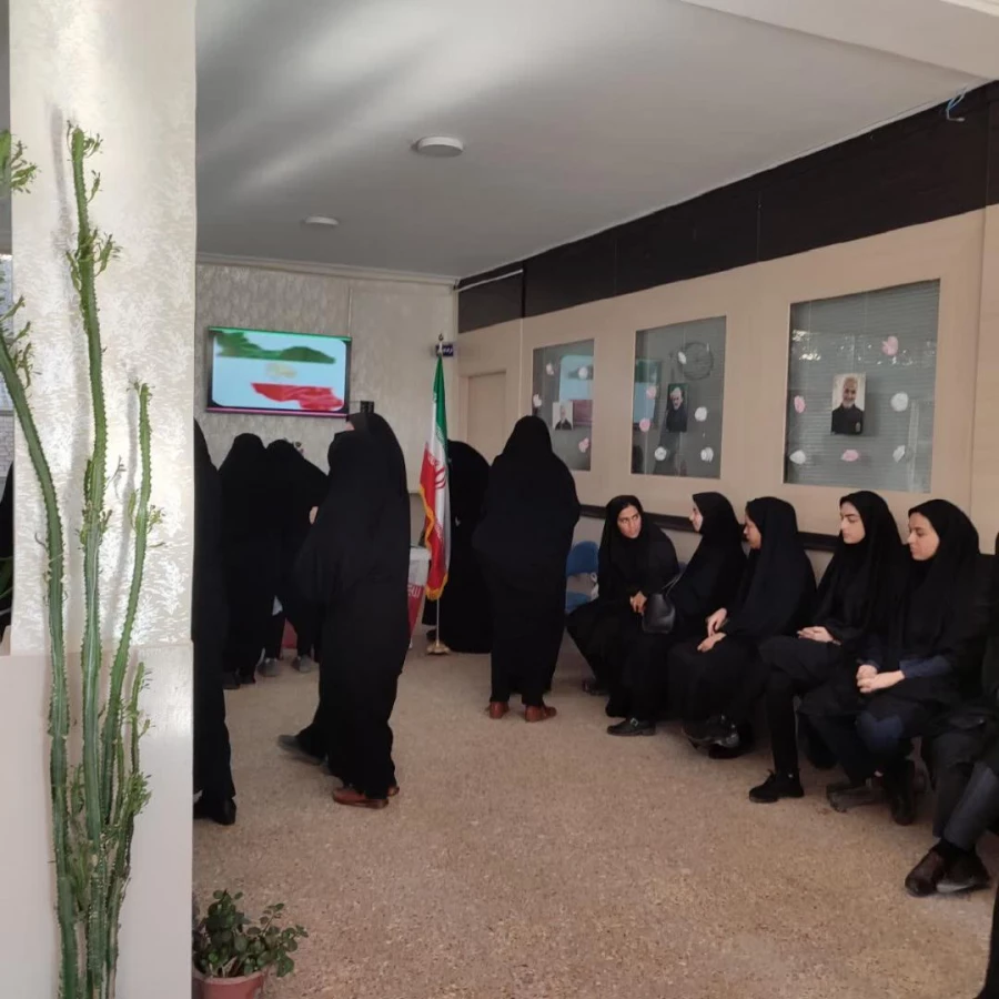 حضور مدیر کل محترم آموزش و پرورش ایلام جناب آقای دکتر درویشی و سرپرست مدیریت امور پردیس های دانشگاه فرهنگیان جناب آقای دکتر پیری به همراه هیئت همراه، در جمع دانشجو معلمان پردیس امام جعفر صادق(ع) بمناسبت  16 آذر « روز دانشجو» 4