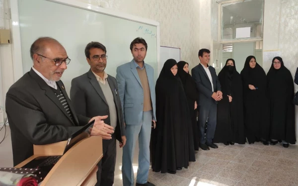 حضور مدیر کل محترم آموزش و پرورش ایلام جناب آقای دکتر درویشی و سرپرست مدیریت امور پردیس های دانشگاه فرهنگیان جناب آقای دکتر پیری به همراه هیئت همراه، در جمع دانشجو معلمان پردیس امام جعفر صادق(ع) بمناسبت  16 آذر « روز دانشجو» 5