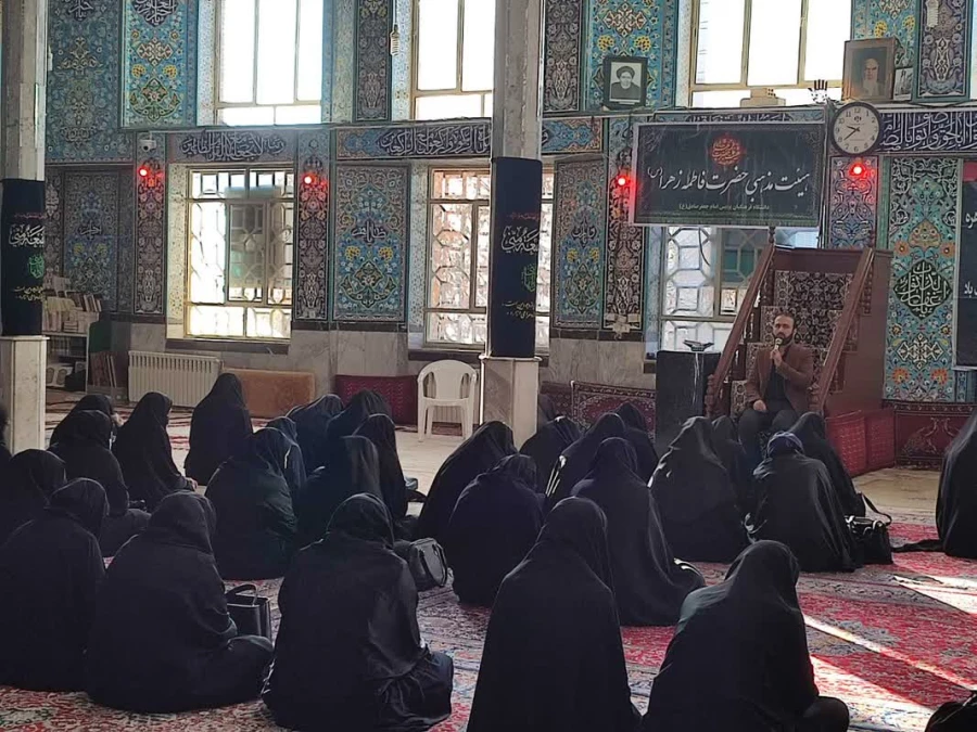 برگزاری مراسم شهادت حضرت زهرا (س)  با حضور اساتید و کارکنان و دانشجویان پردیس امام جعفر صادق (ع)در حسینیه موسوی شهر ایلام  2