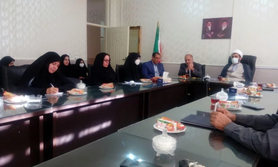 دهمین جلسه شورای پردیس امام جعفر صادق(ع) و تکریم همکار بازنشسته جناب آقای قنبری 3