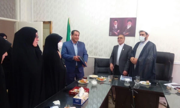 دهمین جلسه شورای پردیس امام جعفر صادق(ع) و تکریم همکار بازنشسته جناب آقای قنبری 4