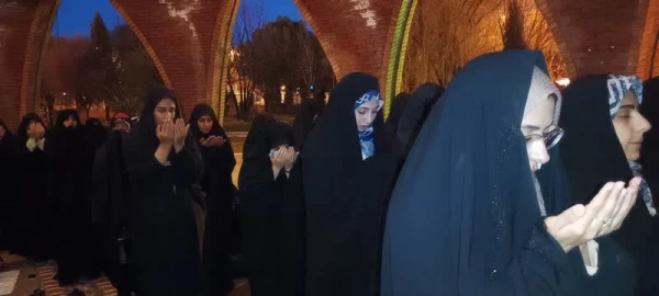 اجرای برنامه میثاق با شهدا در ماه مبارک رمضان و اقامه نماز جماعت و افطاری در جوار شهدای گمنام 3