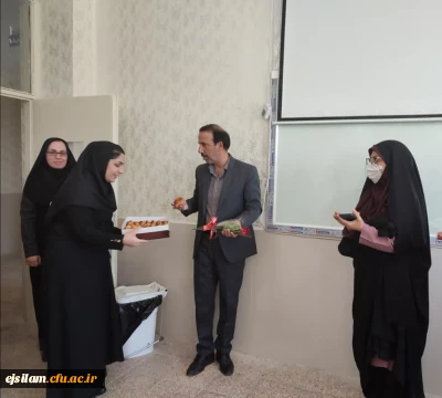 دهه سرآمدی آموزش گرامی باد.

اهدای گل و شیرینی به اساتید و دانشجویان پردیس امام جعفر صادق(ع) توسط ریاست و کارکنان پردیس به مناسبت  بزرگداشت روز معلم