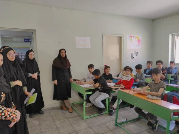 بازدید اعضای انجمن علمی  پردیس امام جعفر صادق(ع) از مدرسه ابتدایی دوره دوم ستارگان زاگرس 2