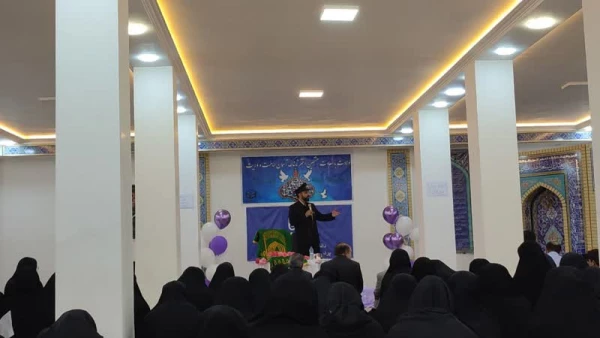 حضور خادمین رضوی همراه با پرچم سبز و متبرک امام رضا (ع) و برپایی جشن میلاد امام رضا (ع) در پردیس امام جعفر صادق(ع) 2