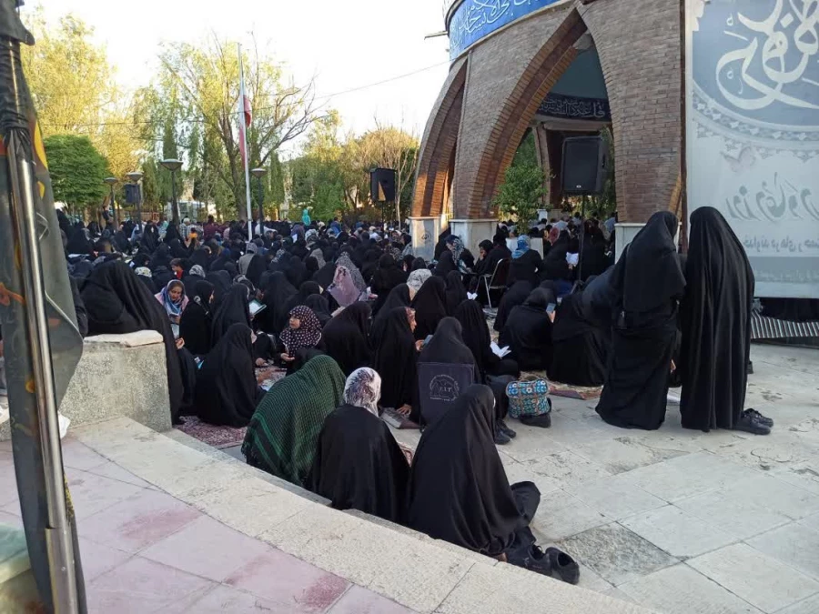  شرکت دانشجو معلمان پردیس امام جعفر صادق(ع) در مراسم دعای عرفه  2